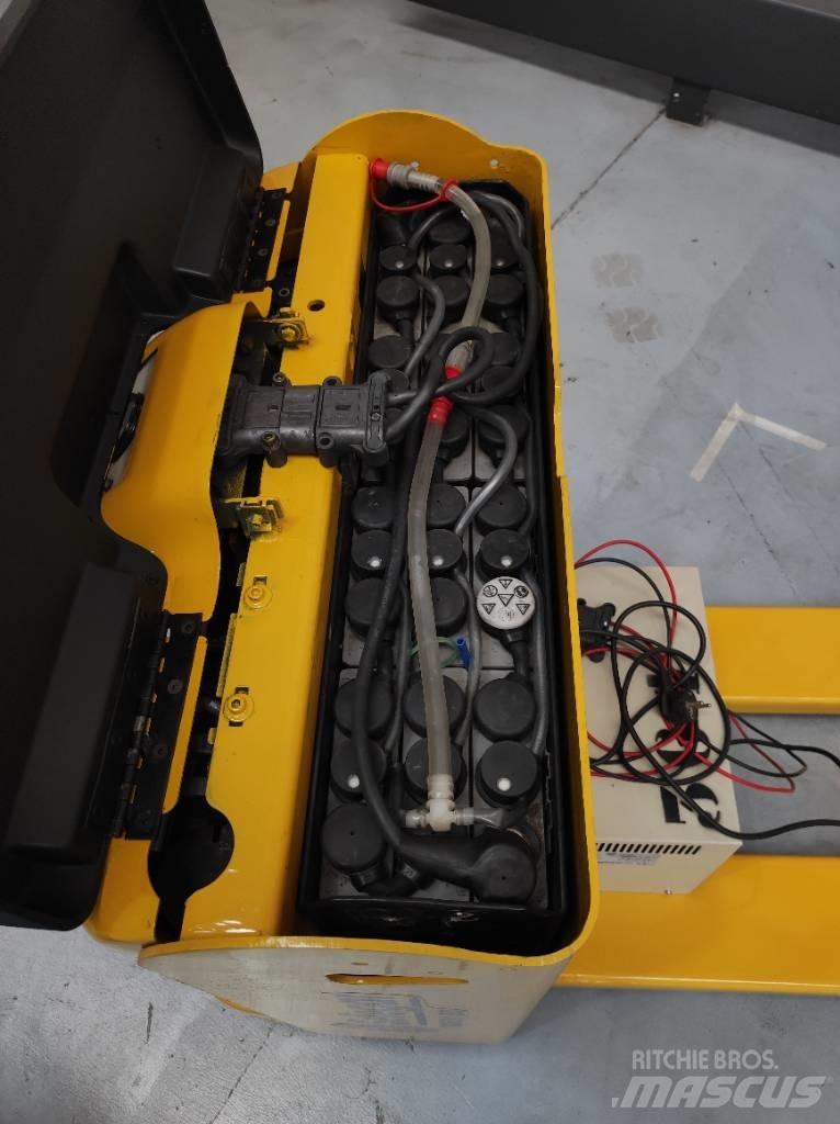 Yale MP18 Lavansiirtotrukit