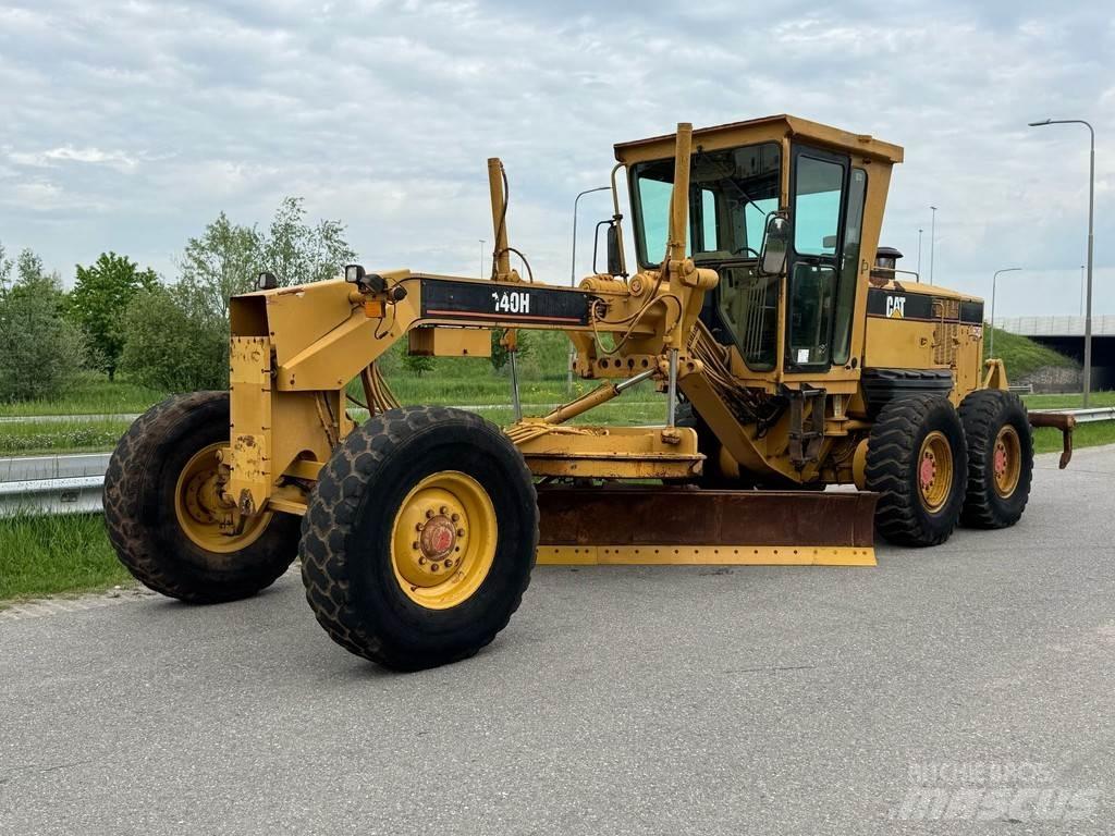 CAT 140H Tiehöylät