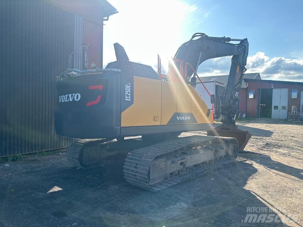 Volvo EC 250 EL Telakaivukoneet