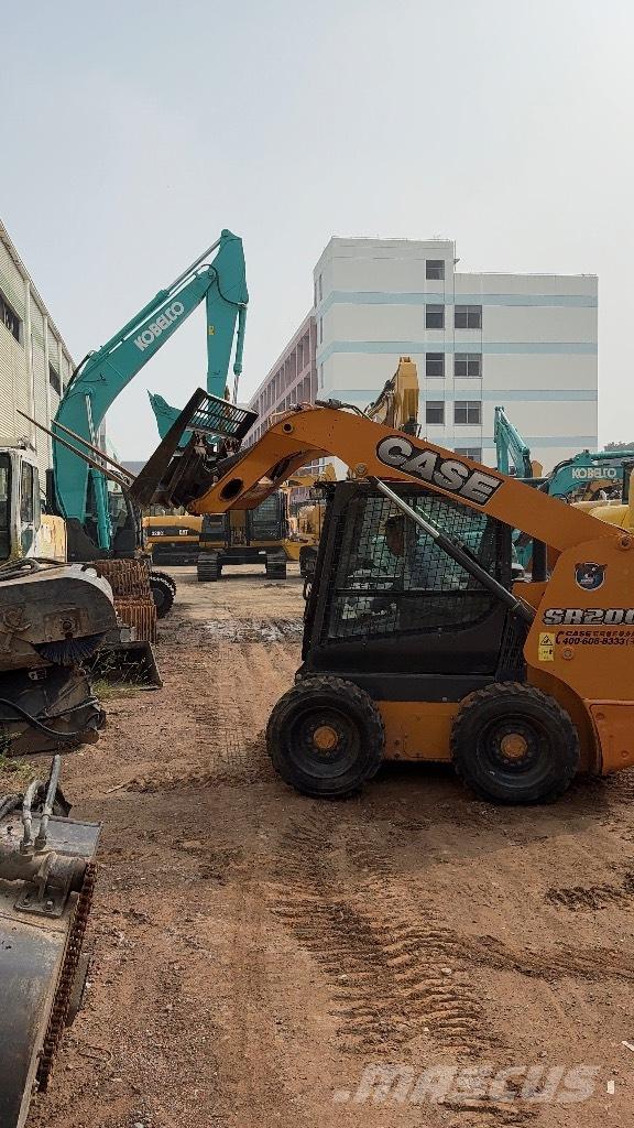 CASE SR200 Liukuohjatut kuormaajat