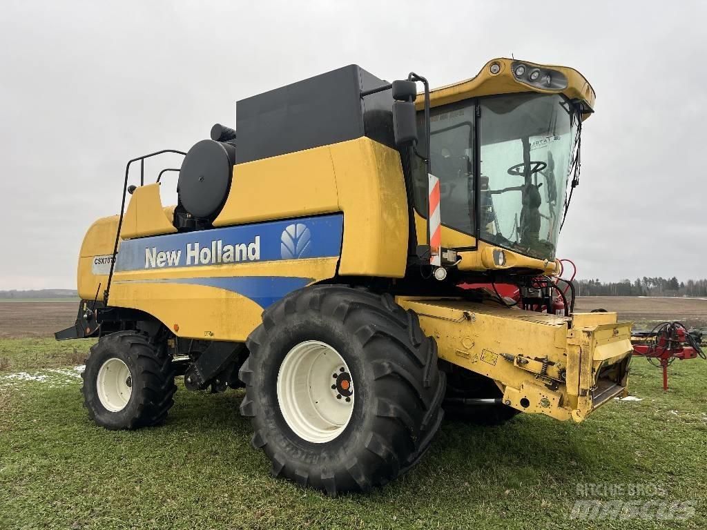 New Holland CSX 7070 Leikkuupuimurit