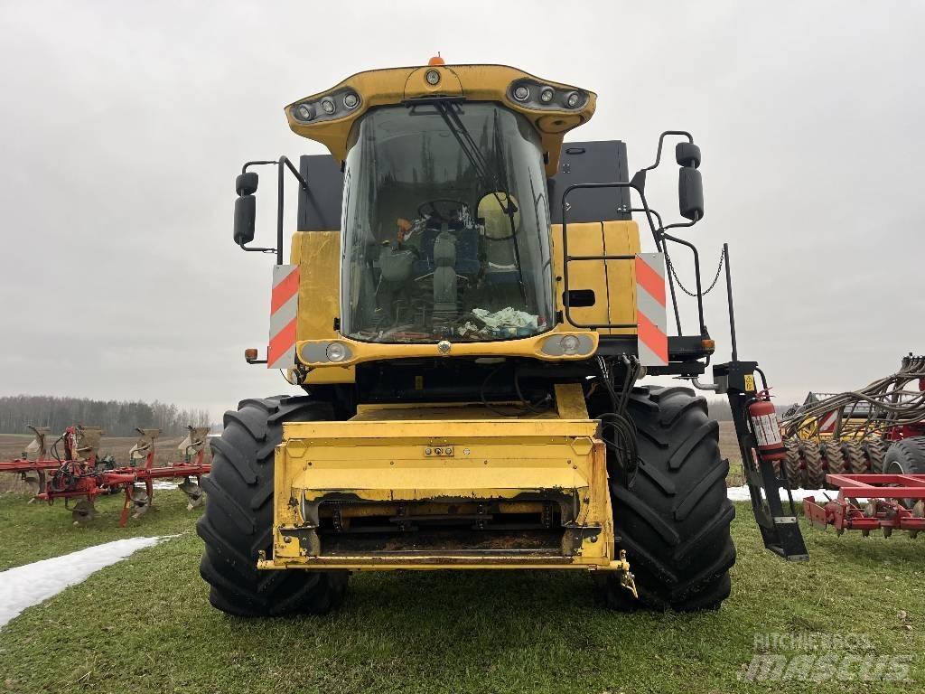 New Holland CSX 7070 Leikkuupuimurit