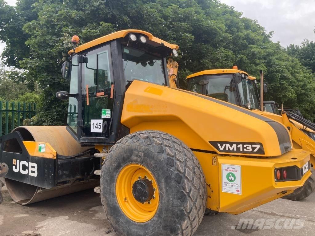 JCB VM137 2015 Yksivalssijyrät