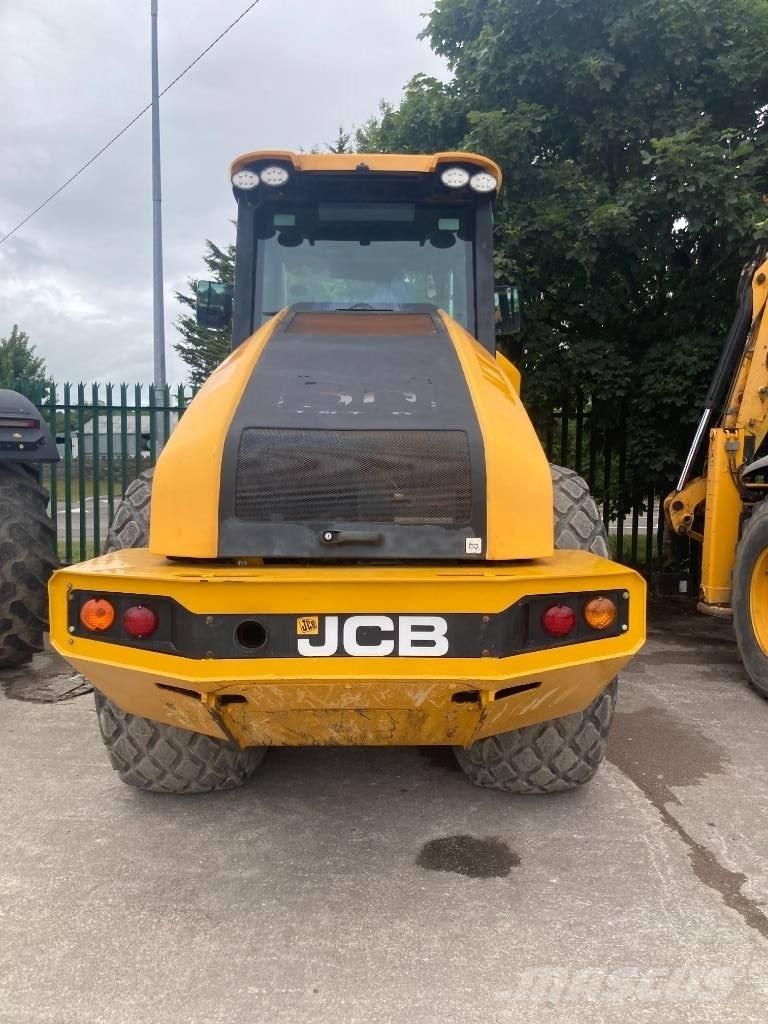 JCB VM137 2015 Yksivalssijyrät