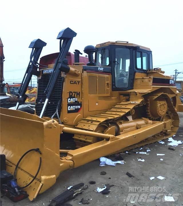 CAT D7H Telaketjupuskutraktorit
