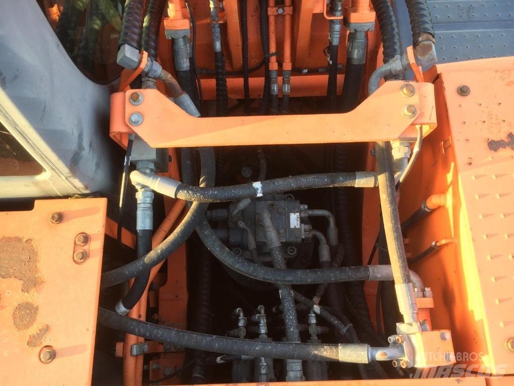 Doosan DX 255 LC Telakaivukoneet
