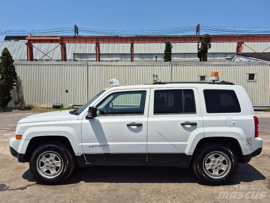 Jeep Patriot Lava-autot