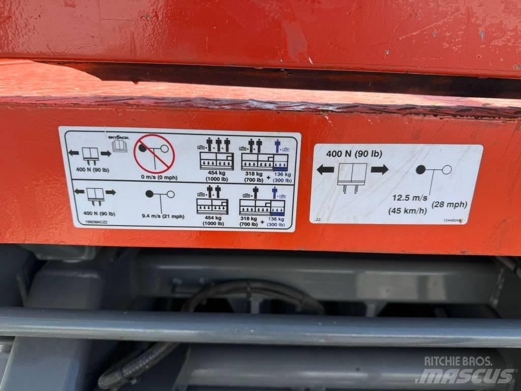 SkyJack SJ 4626 Saksilavat