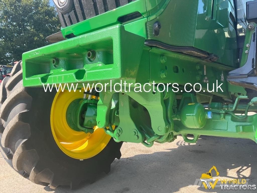 John Deere 6130 R Traktorit