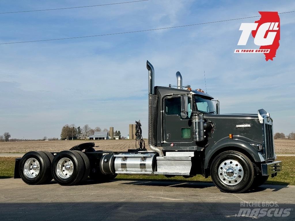 Kenworth W900 Vetopöytäautot
