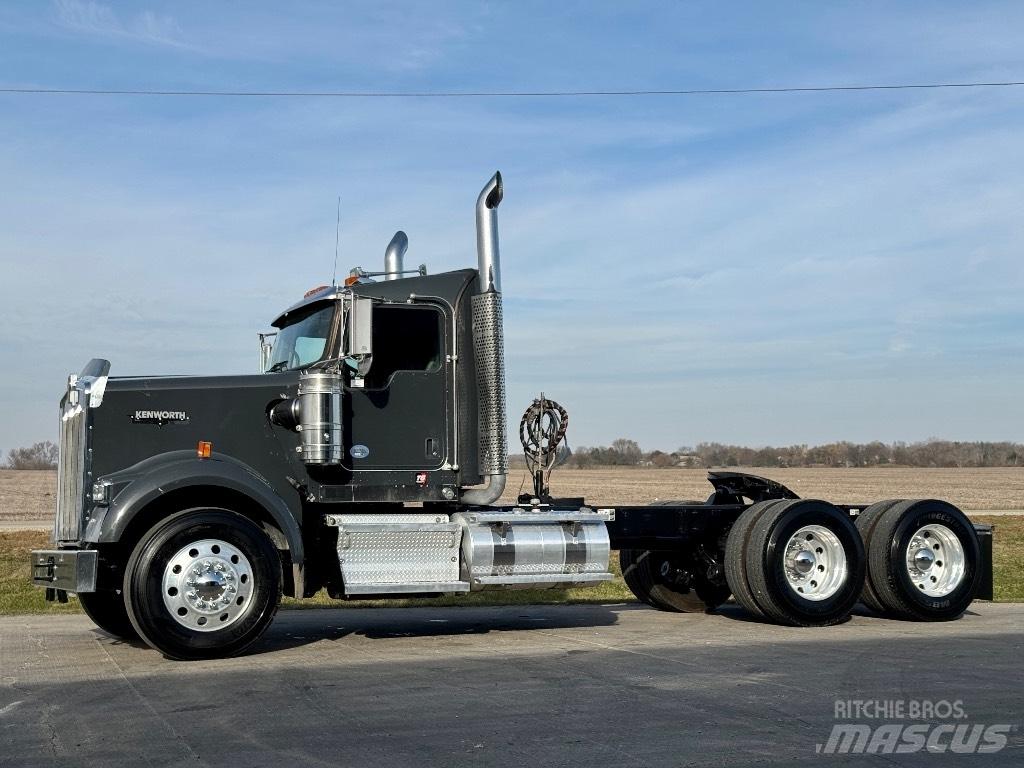 Kenworth W900 Vetopöytäautot