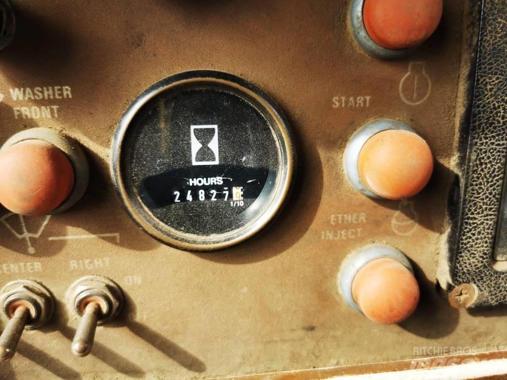 HSW TD 12C Telaketjupuskutraktorit