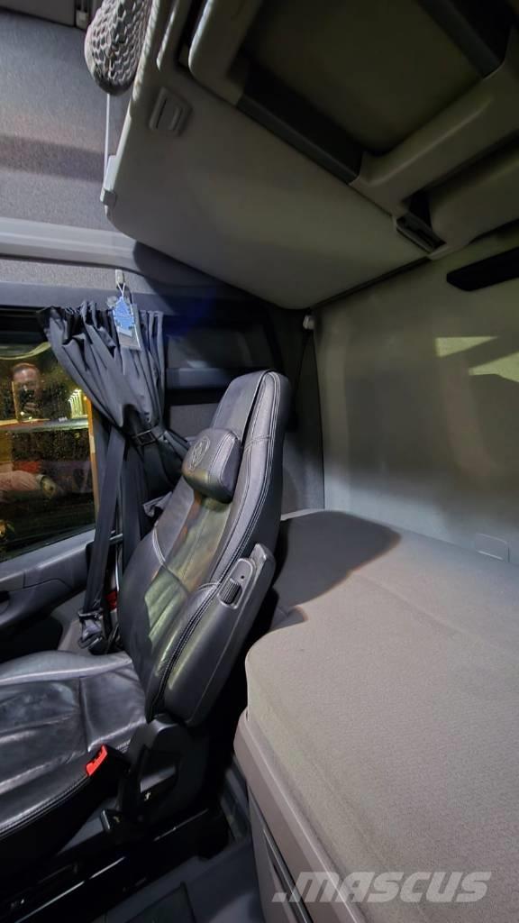 Scania S 580 Vetopöytäautot