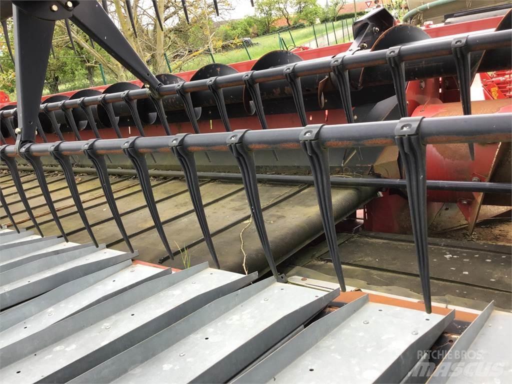 Case IH 3100 Leikkuupöydät