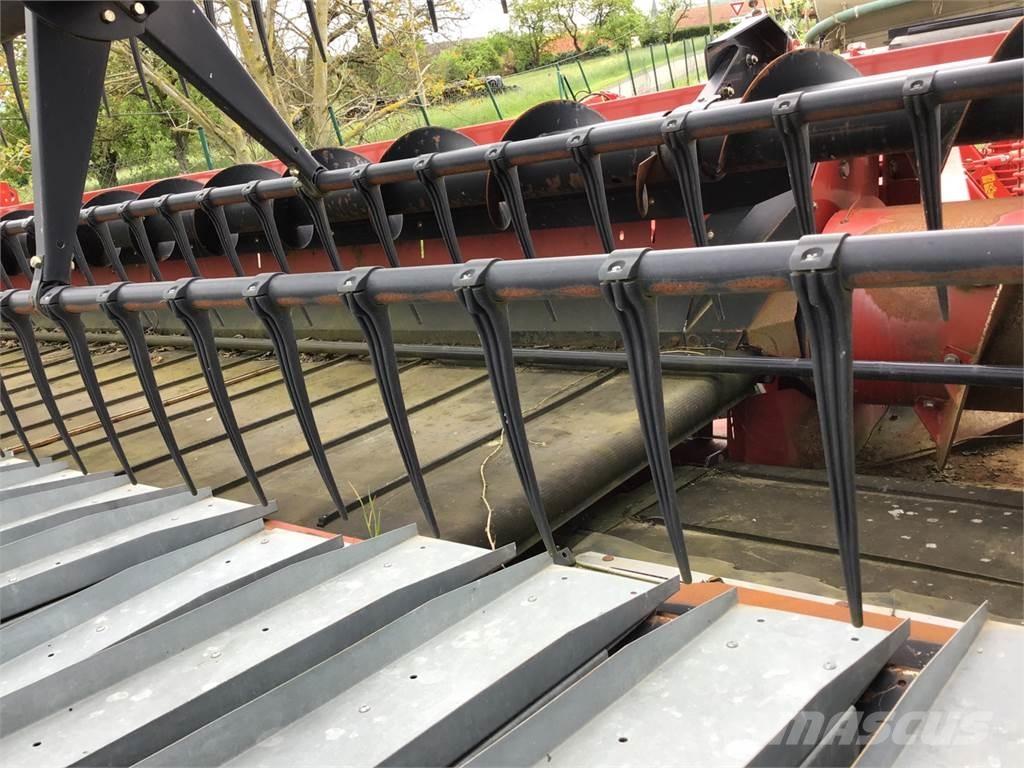 Case IH 3100 Leikkuupöydät
