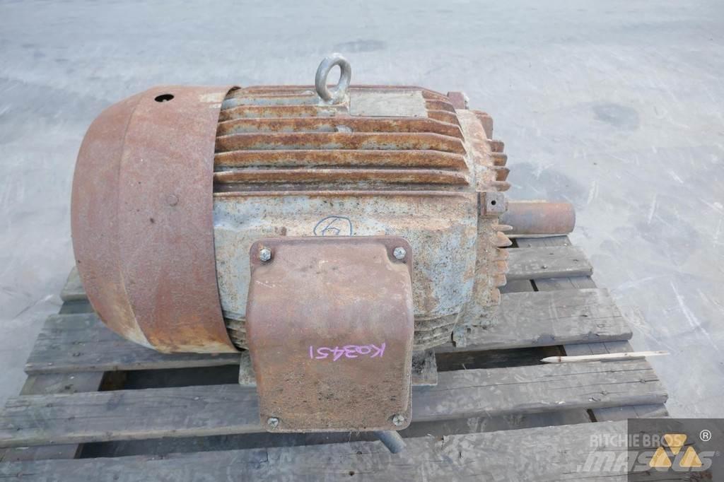  Toshiba 30KW Moottorit