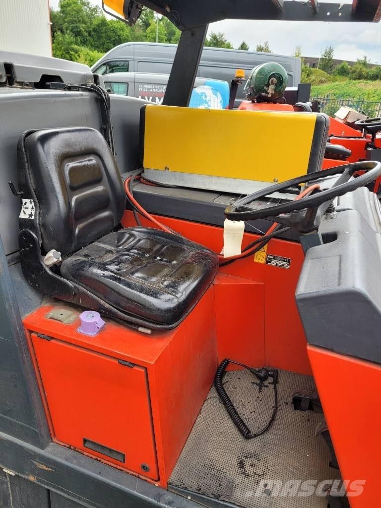 Hako 1500 B Pesu- ja lakaisukoneet