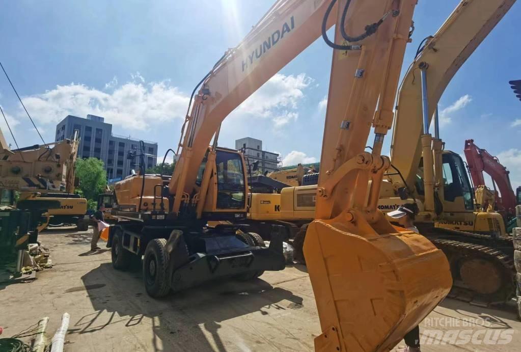 Hyundai R210W-9 Pyöräkaivukoneet