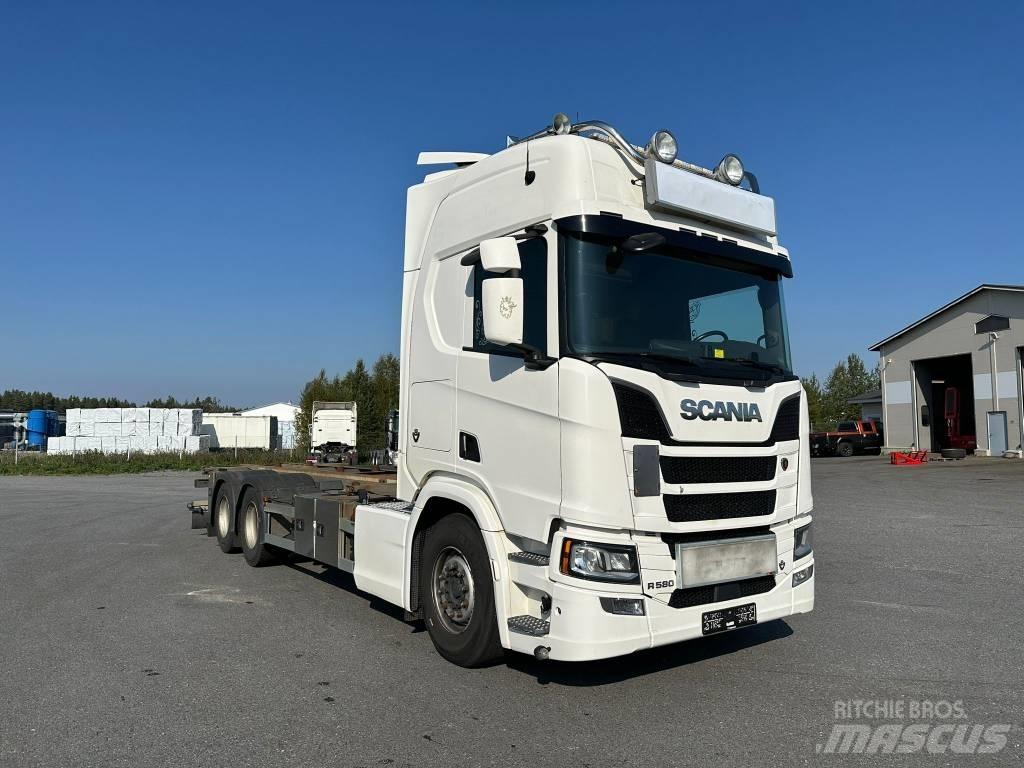 Scania R 580 Vetopöytäautot