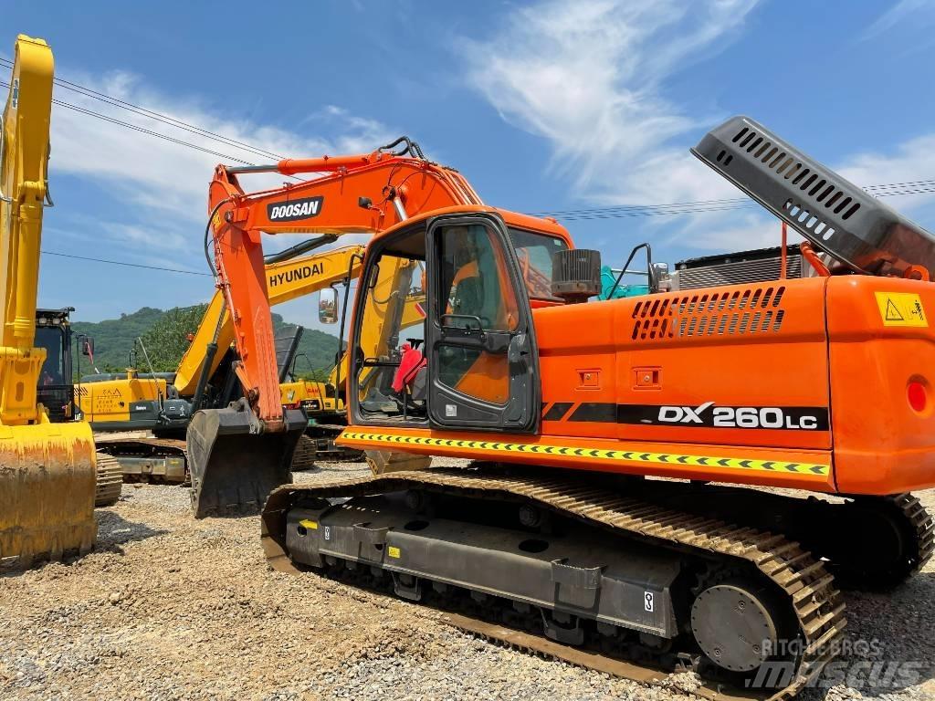 Doosan DX 260 Telakaivukoneet