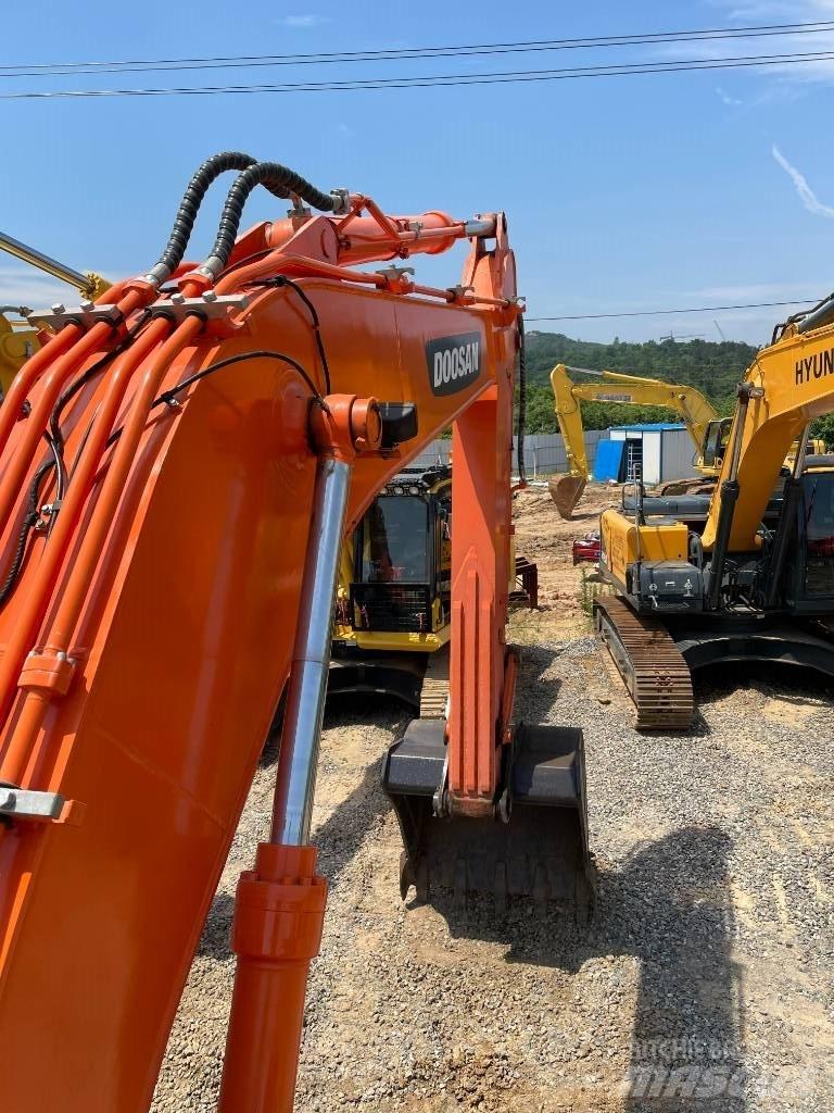 Doosan DX 260 Telakaivukoneet