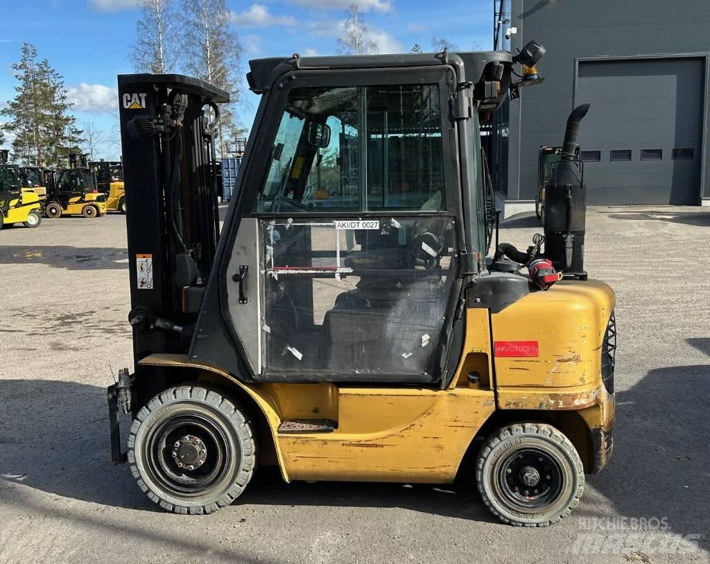 CAT DP 25 K Dieseltrukit