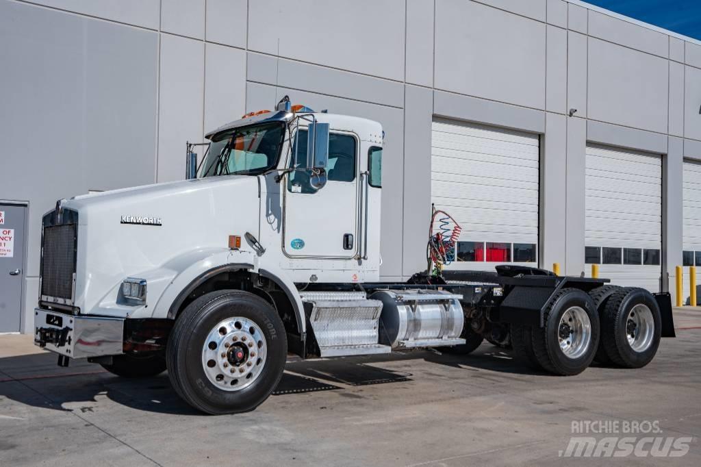 Kenworth T 800 Vetopöytäautot