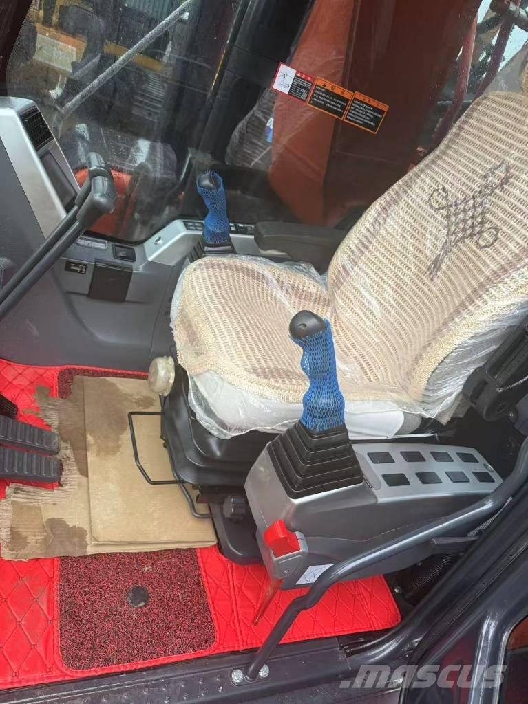 Doosan DX 225 Telakaivukoneet
