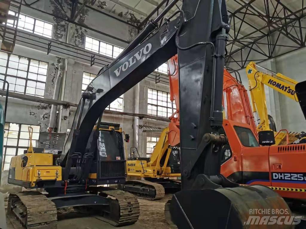 Volvo EC200D Telakaivukoneet