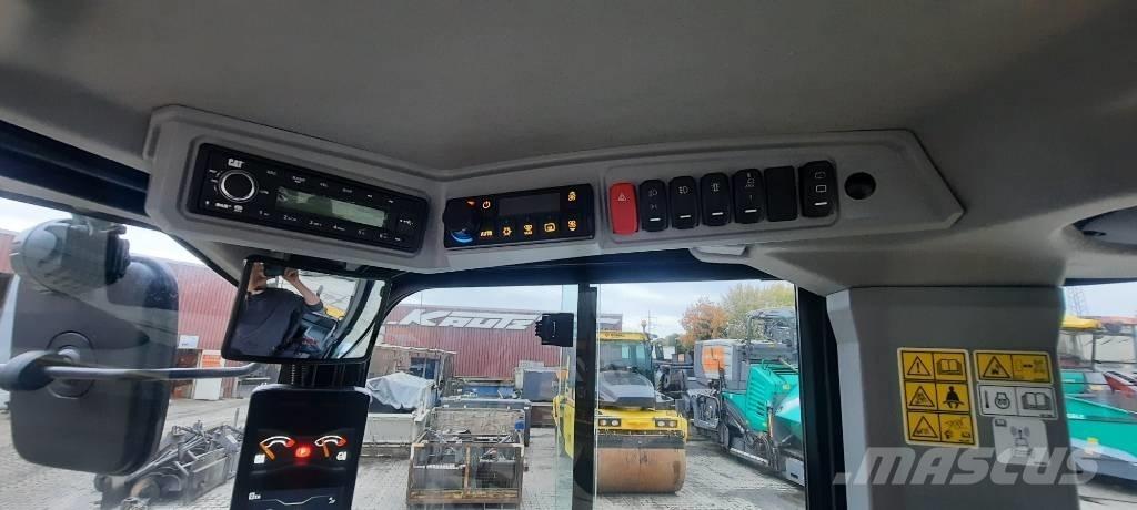 CAT 906 Pyöräkuormaajat