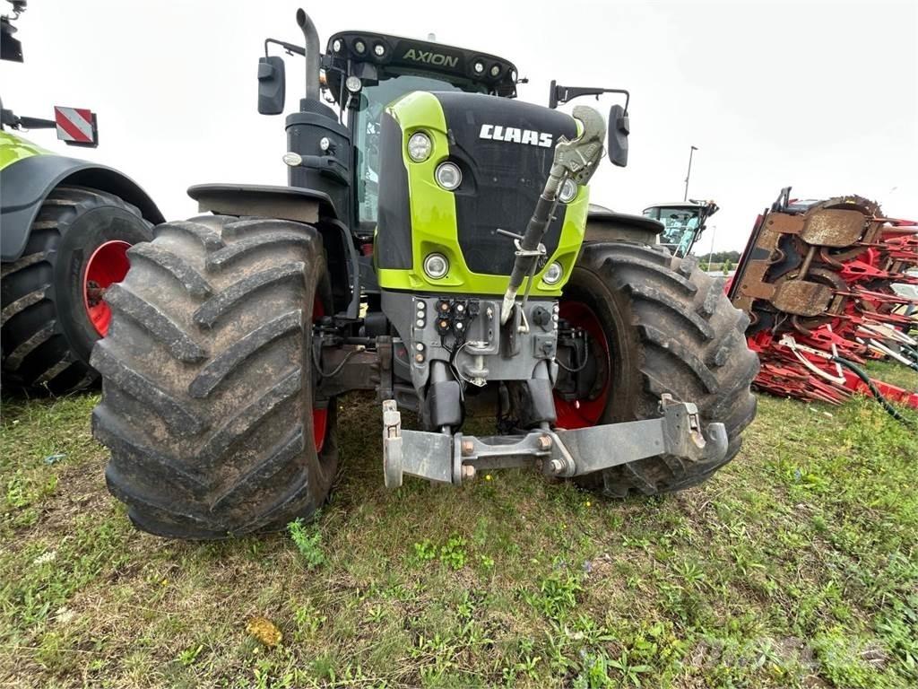 CLAAS Axion 960 TT Traktorit