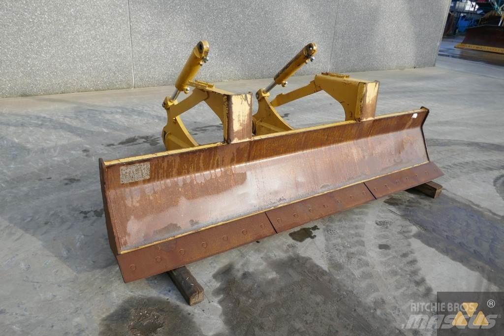 CAT Skidder blade Puskulevyt