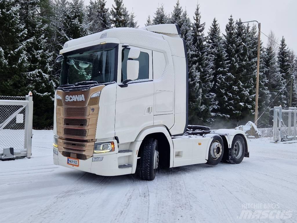 Scania S500 6x2/4 Vetopöytäautot