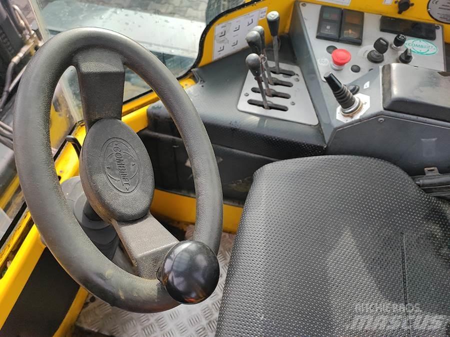 Combilift C4000 Nelitietrukit