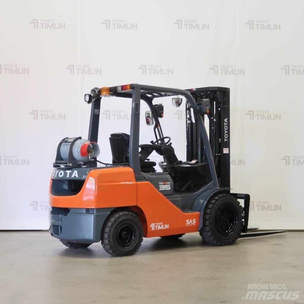Toyota 02-8FGJF35 Nestekaasutrukit