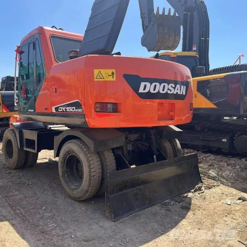Doosan DX150W Pyöräkaivukoneet