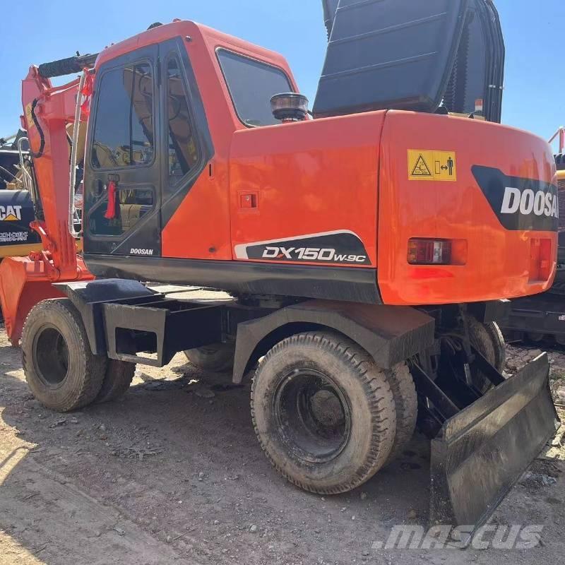 Doosan DX150W Pyöräkaivukoneet