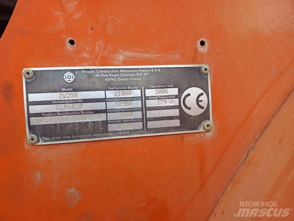 Hitachi ZW 250 Pyöräkuormaajat