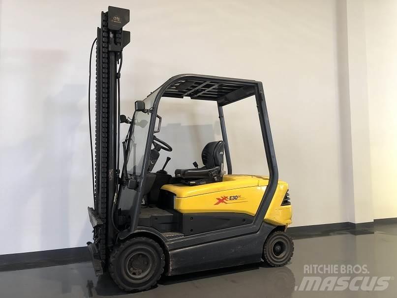 Om-Pimespo XE30 Sähkötrukit