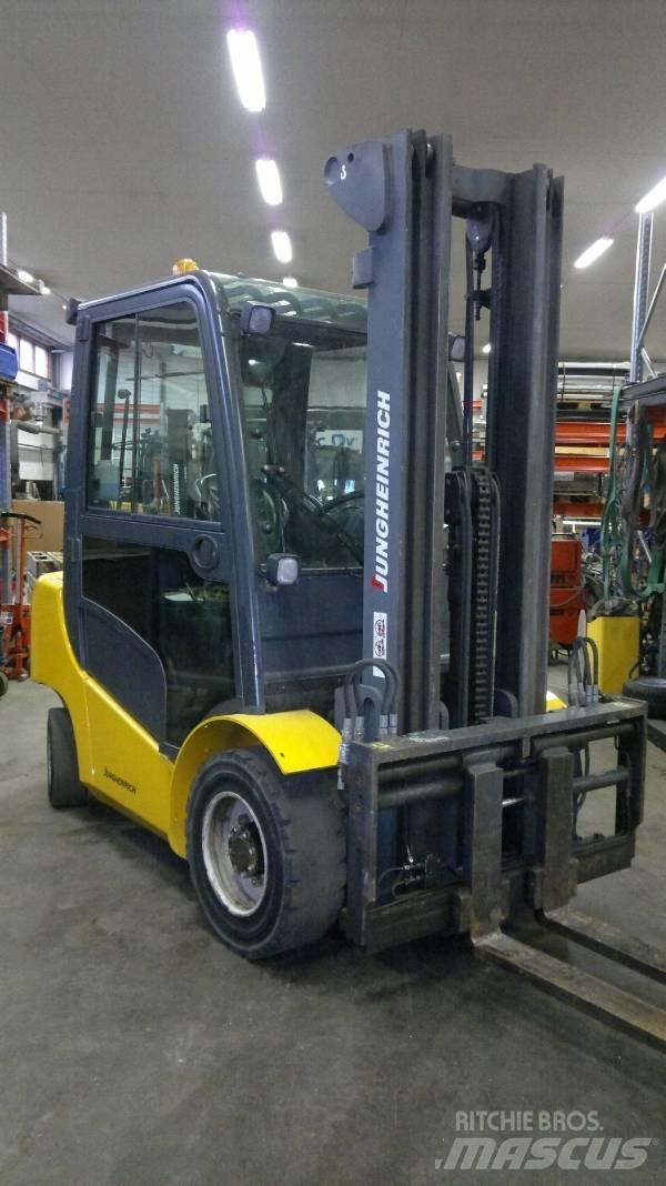 Jungheinrich DFG 430 Dieseltrukit