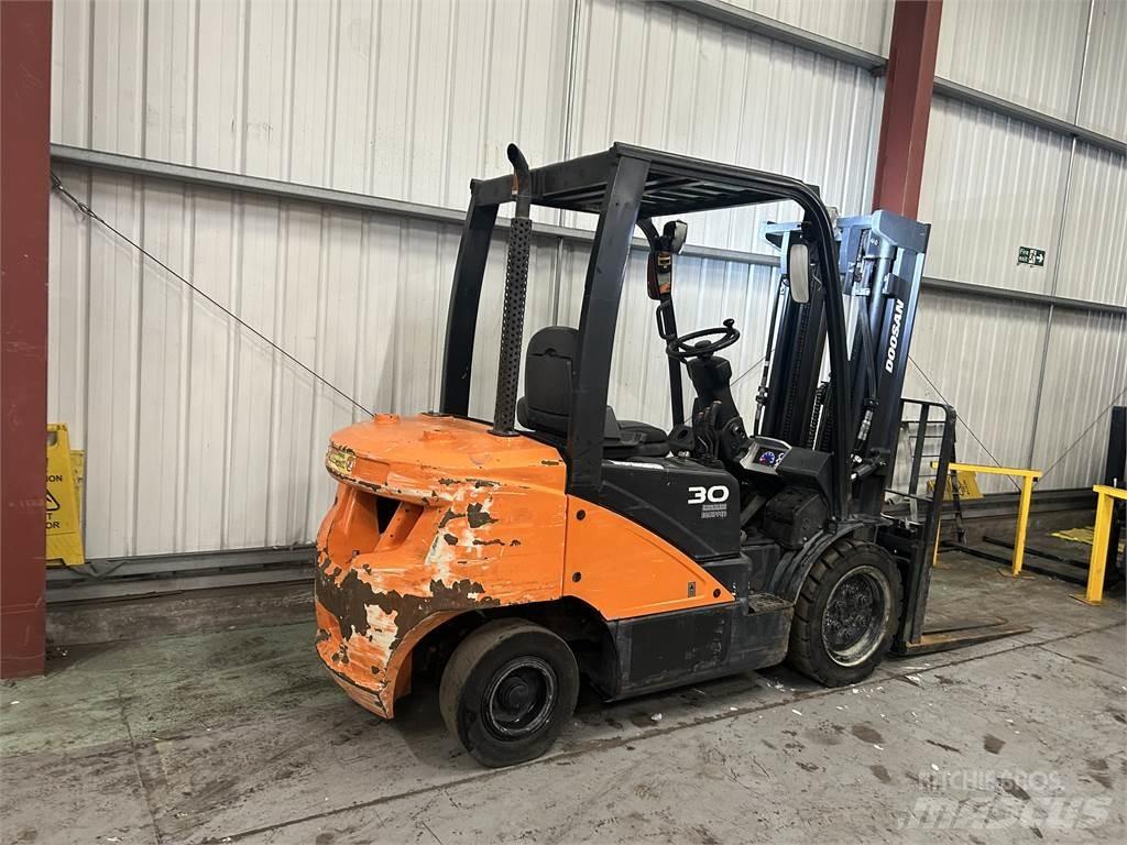 Doosan D30S-5 Dieseltrukit