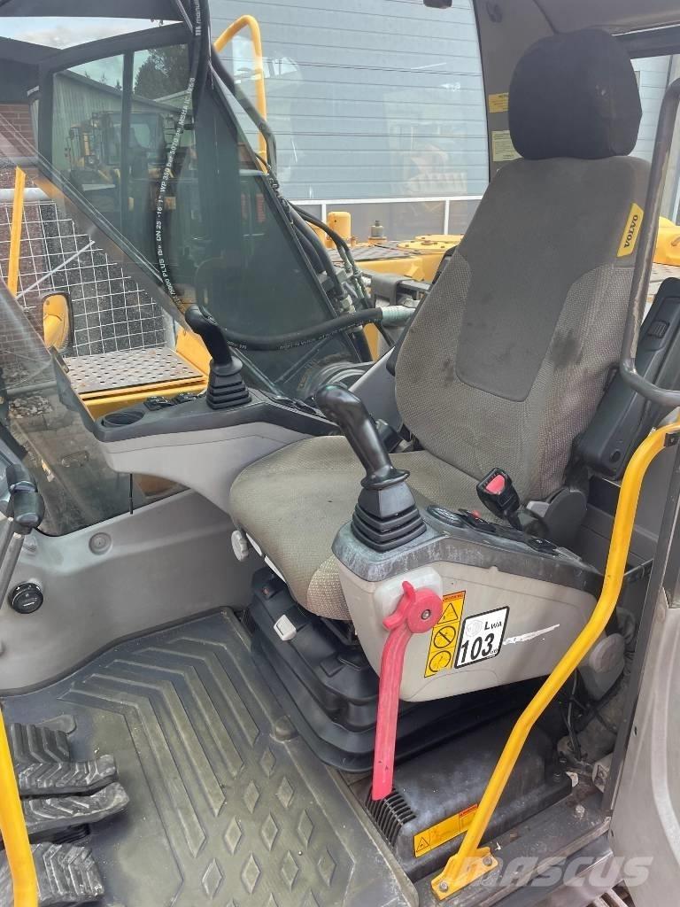 Volvo EC210CL Telakaivukoneet