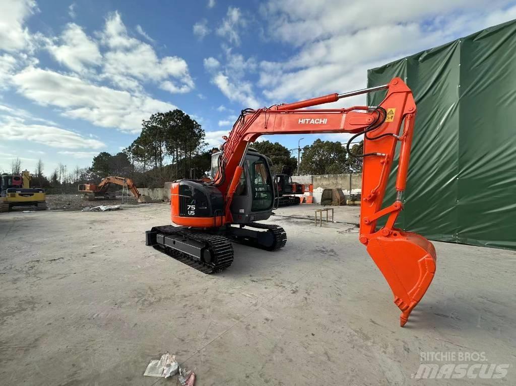 Hitachi ZX75US Minikaivukoneet < 7t