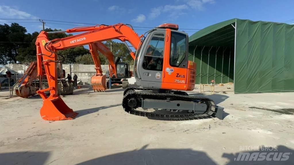 Hitachi ZX75US Minikaivukoneet < 7t