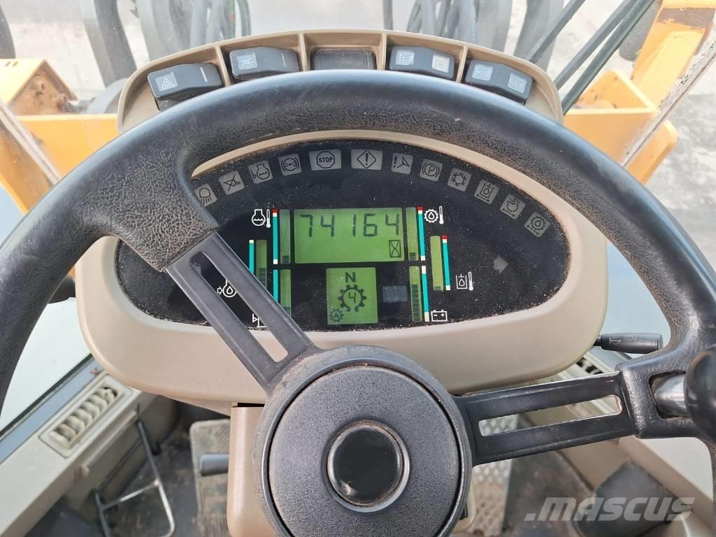 CASE 521D XT Pyöräkuormaajat