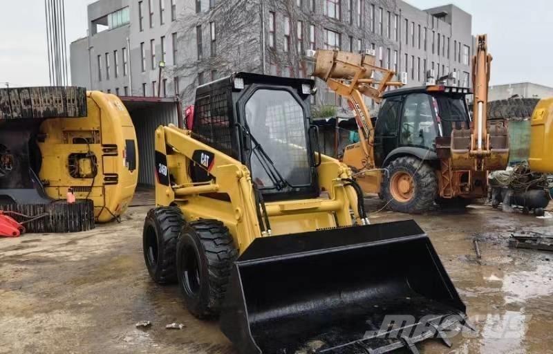 CAT 246D Liukuohjatut kuormaajat