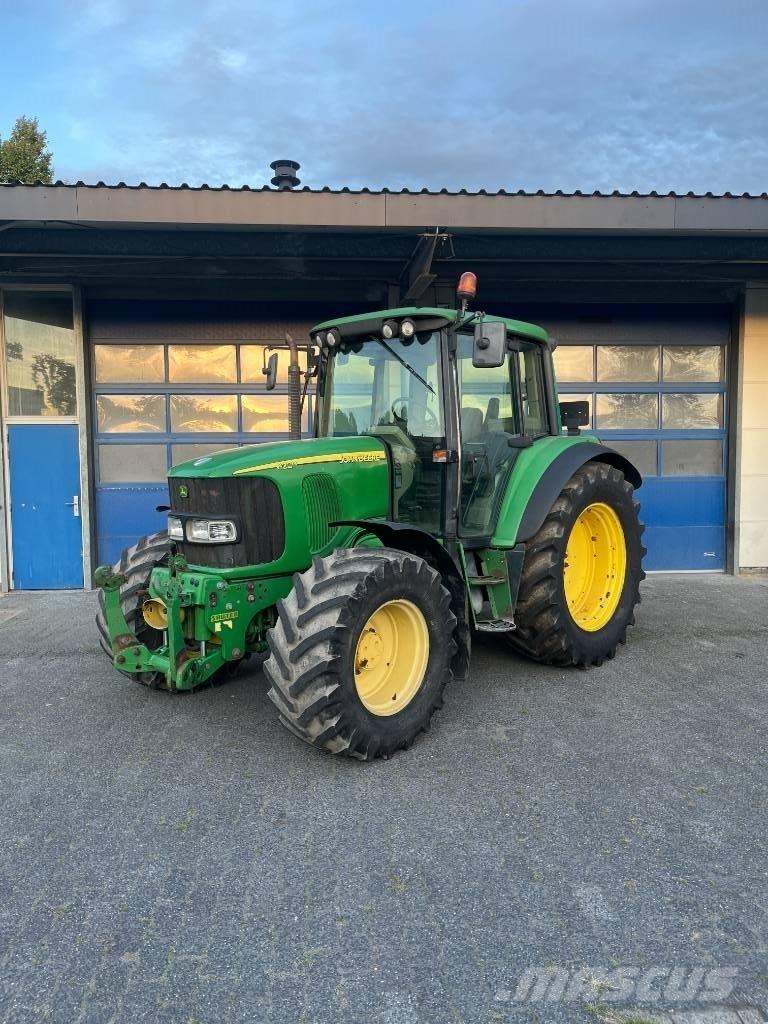 John Deere 6220 Traktorit