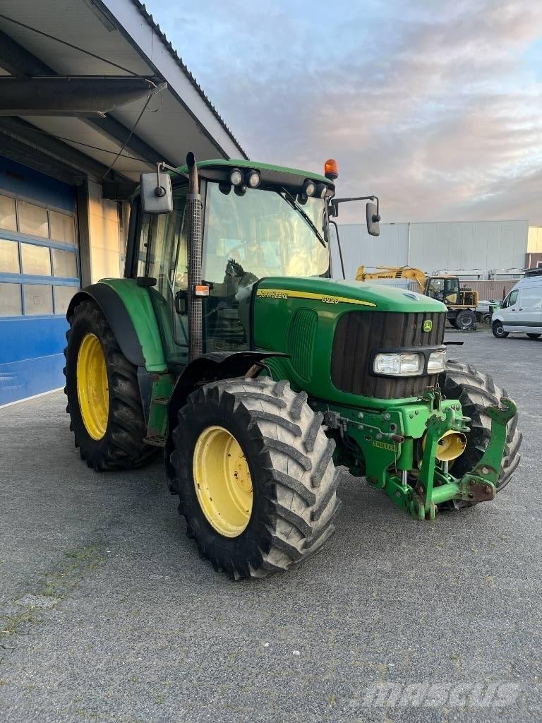 John Deere 6220 Traktorit