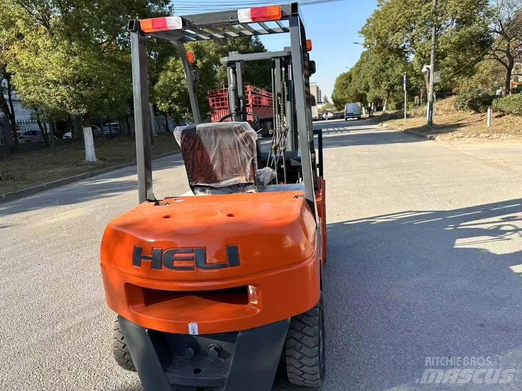 Heli CPC35 Dieseltrukit