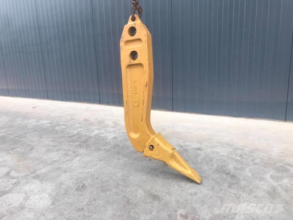 Komatsu D61 Shank Repijät